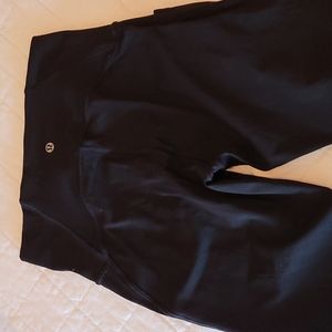 Lululemon black train times